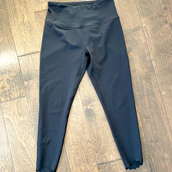Zella Pants - Zella scallop edge cropped workout pant